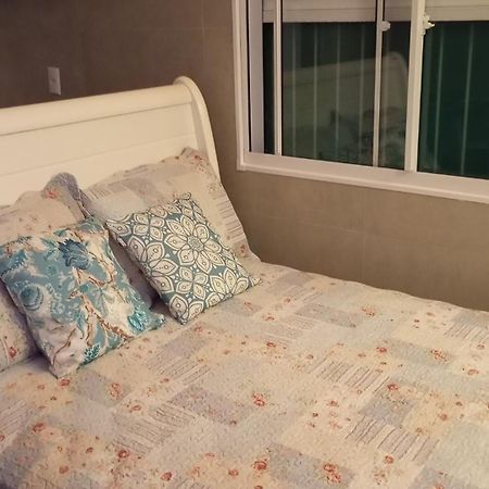 Kitnet Central: Beachside Comfort with Entertainment & Dining Balneario Camboriu Exterior photo