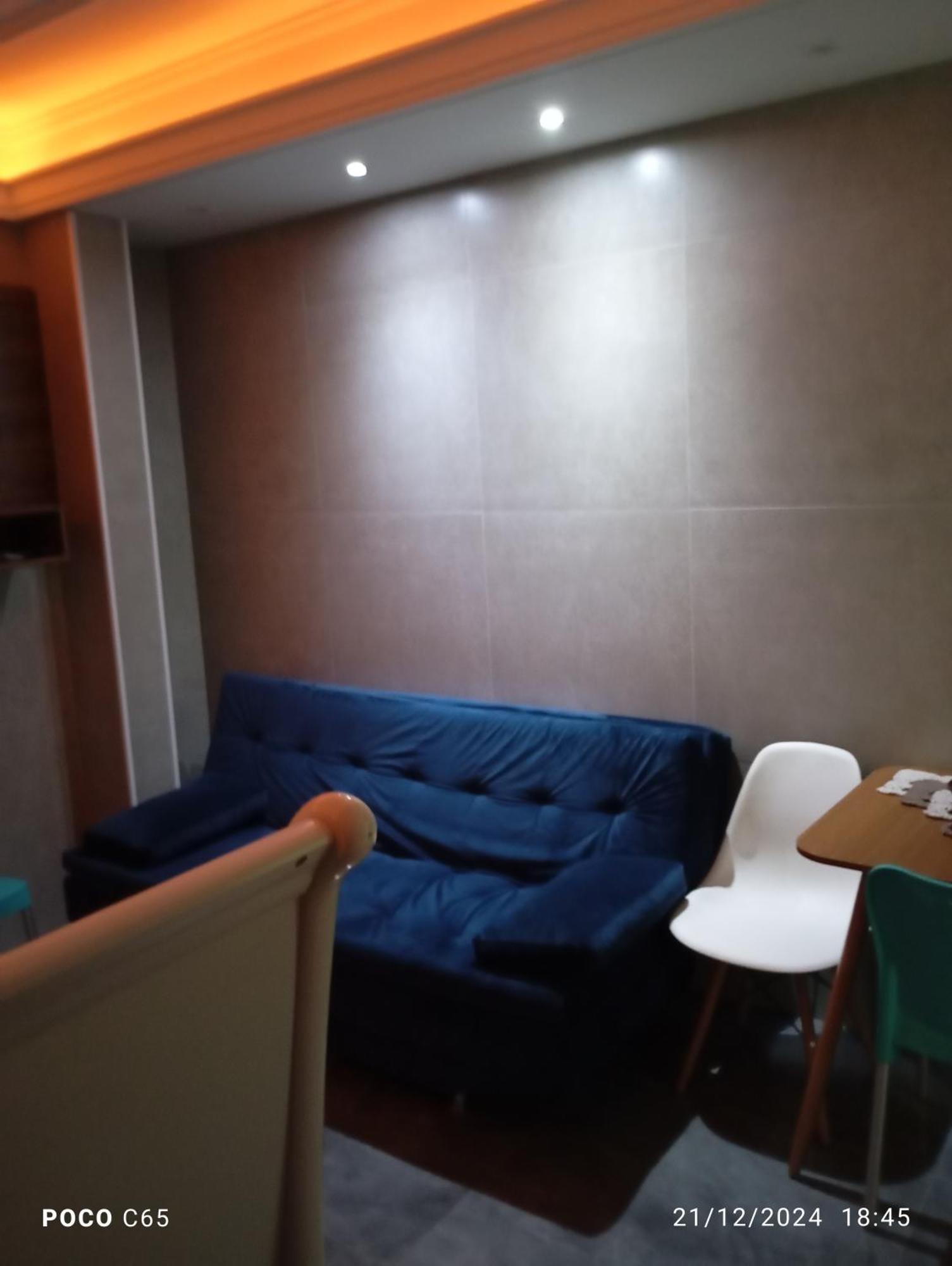 Kitnet Central: Beachside Comfort with Entertainment & Dining Balneario Camboriu Room photo